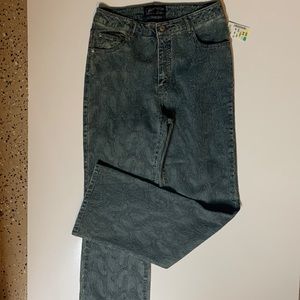 NWT.. Woman’s Size 8 Jeans by “ Just Blu “
